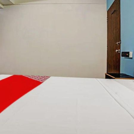 Hotel Welcome, Vip Road Vesu Сурат Екстер'єр фото