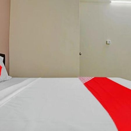 Hotel Welcome, Vip Road Vesu Сурат Екстер'єр фото
