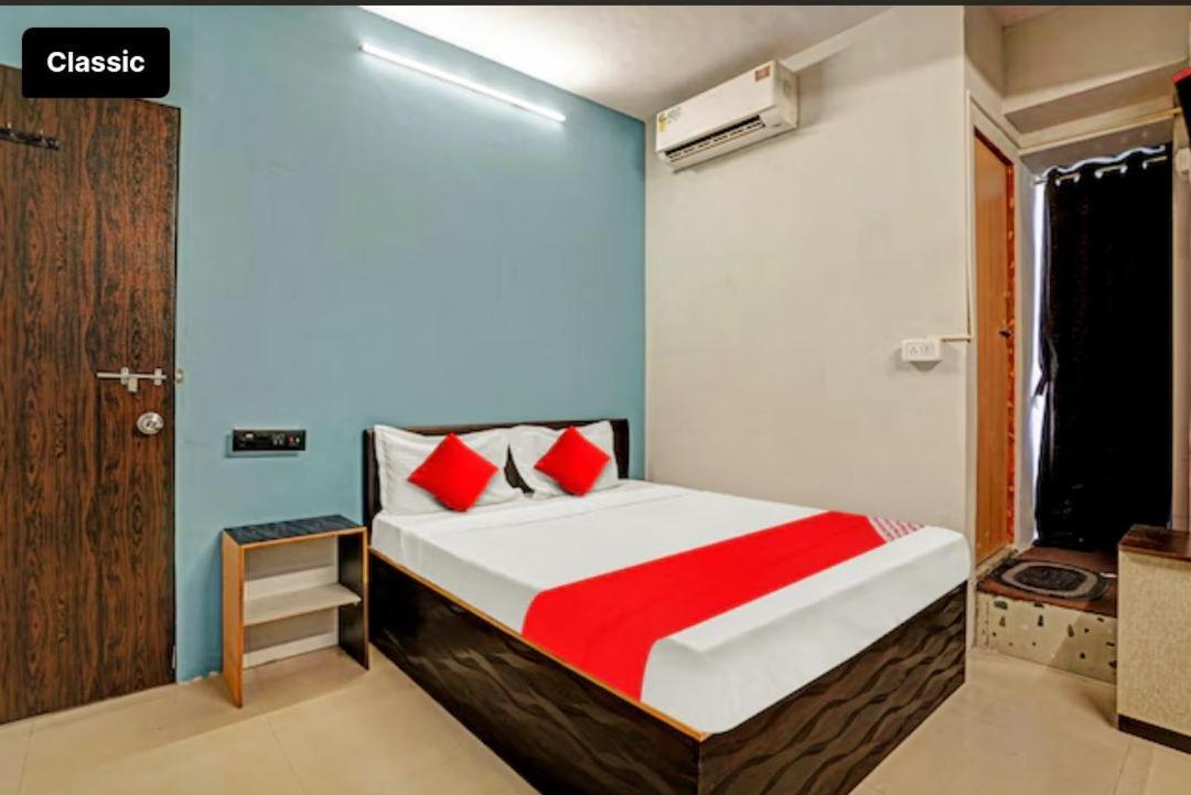 Hotel Welcome, Vip Road Vesu Сурат Екстер'єр фото