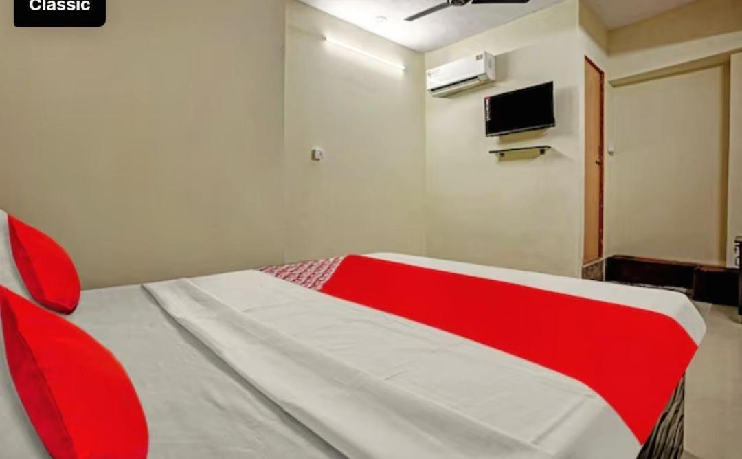 Hotel Welcome, Vip Road Vesu Сурат Екстер'єр фото