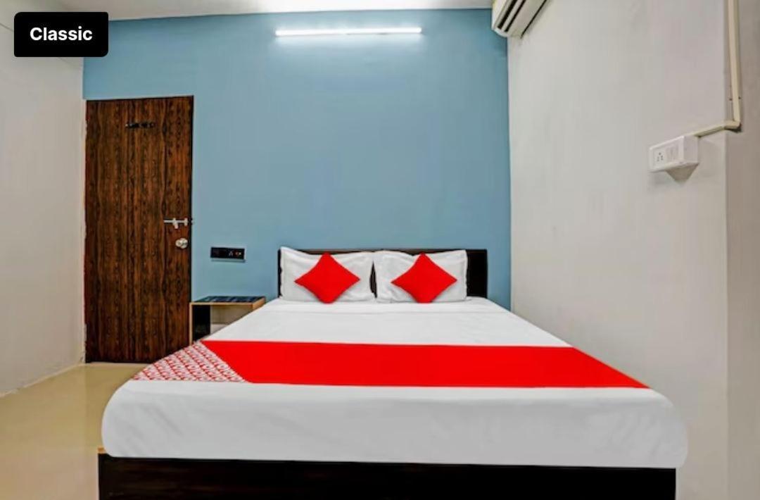 Hotel Welcome, Vip Road Vesu Сурат Екстер'єр фото