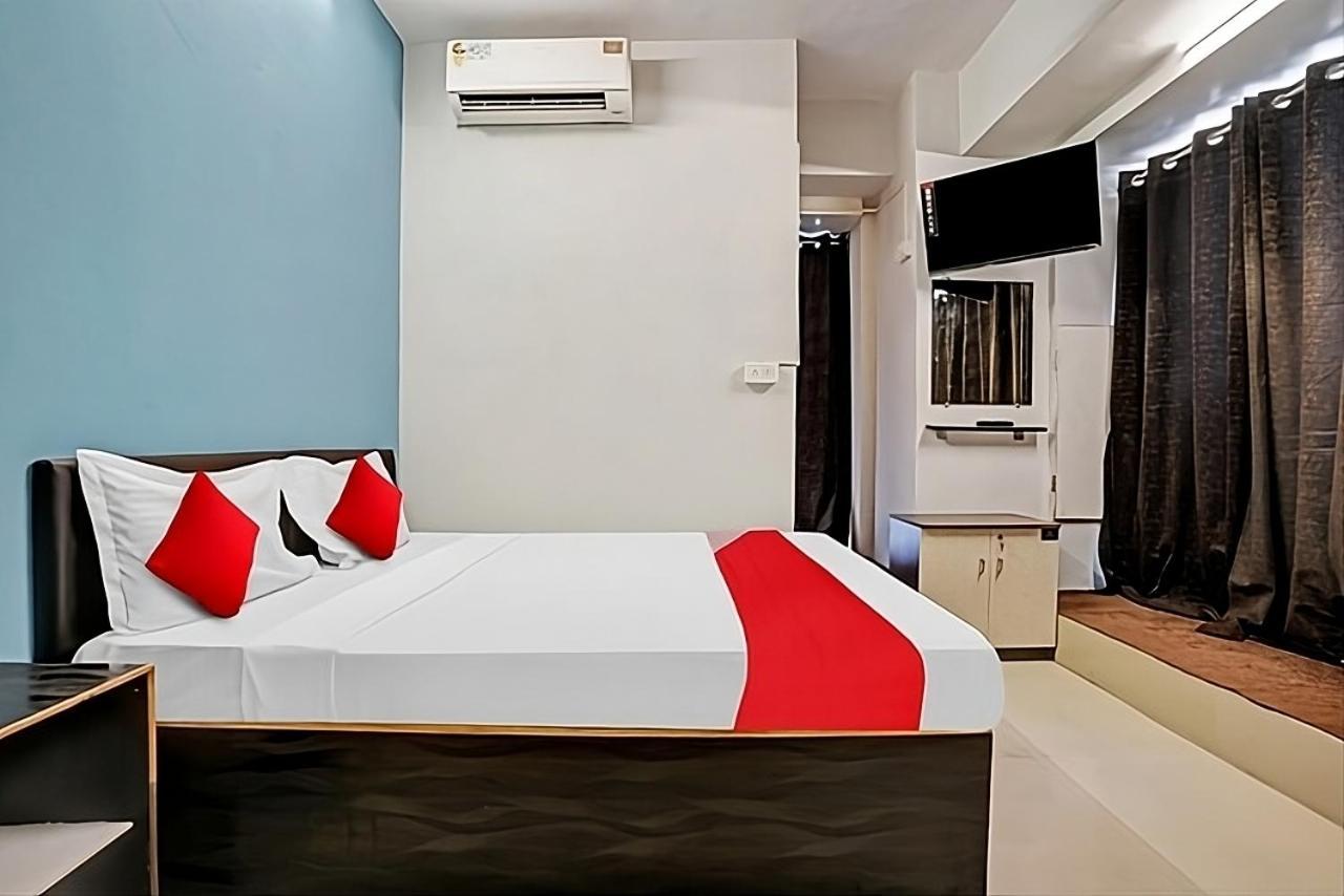 Hotel Welcome, Vip Road Vesu Сурат Екстер'єр фото